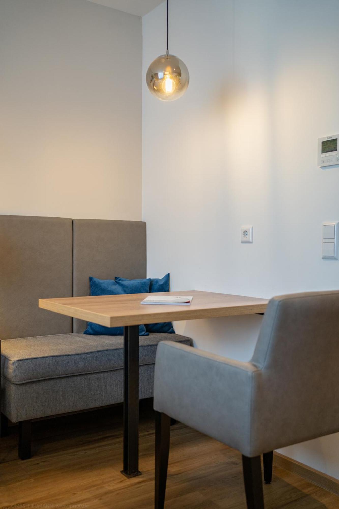 Bodenseezeit Apartmenthotel Garni リンダウ エクステリア 写真