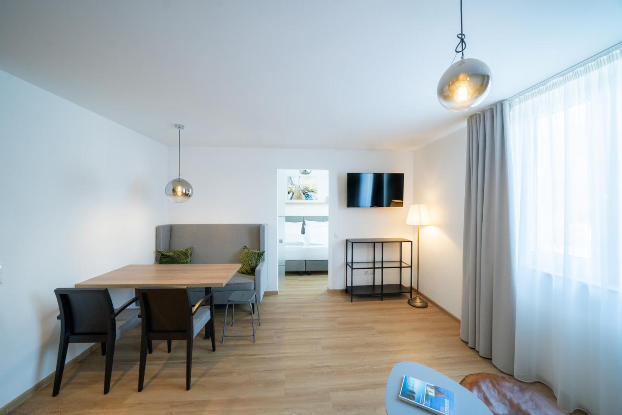Bodenseezeit Apartmenthotel Garni リンダウ エクステリア 写真